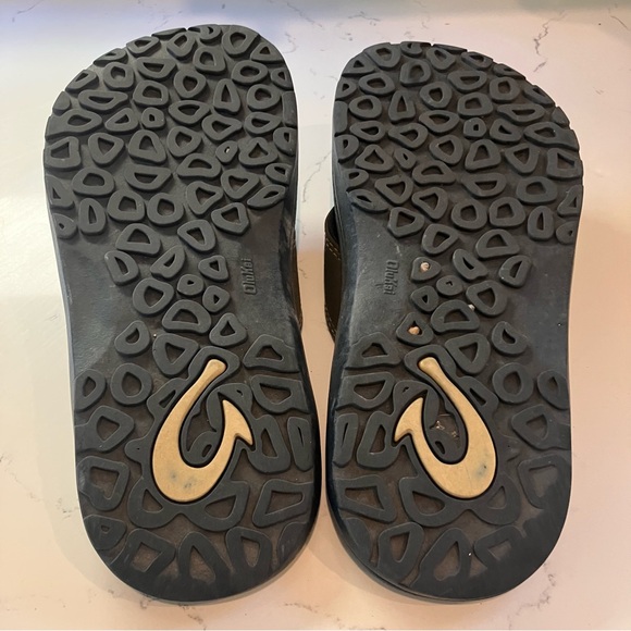 OluKai Ohana Men's Dark Grey Flip-Flops Size 7 - Picture 9 of 11
